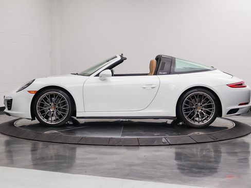 Used 2019 Porsche 911 Targa 4 AWD/4WD image 13