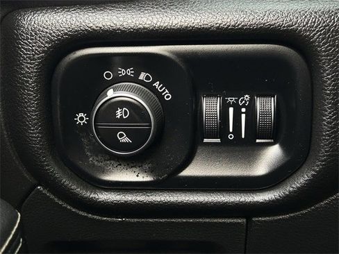 Used 2025 RAM 1500 Laramie image 26