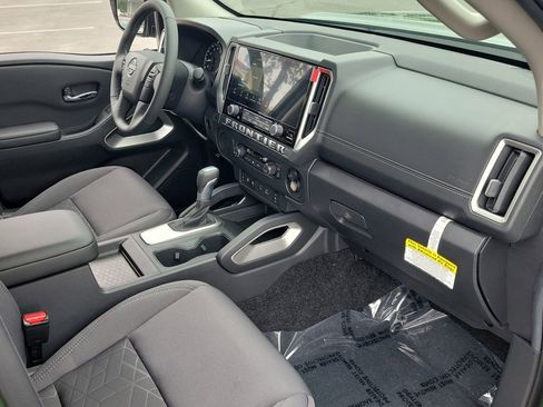 New 2026 Nissan Frontier SV w/ SV Convenience Package RWD image 12