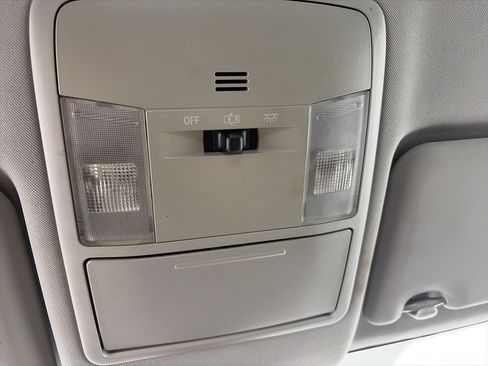 Used 2018 Toyota RAV4 LE w/ All Weather Liner Package FWD image 31