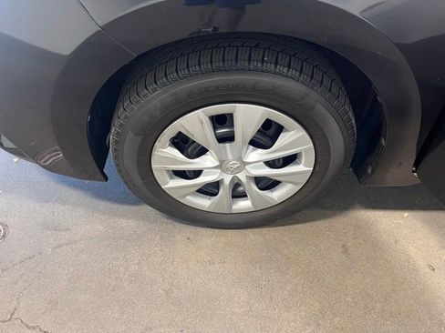 Used 2015 Toyota Corolla L image 29