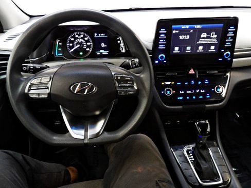 Used 2020 Hyundai Ioniq Blue FWD image 17