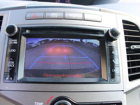 Used 2014 Toyota Venza LE w/ LE Convenience Package FWD image 32