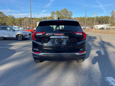 Used 2024 GMC Terrain SLT image 6