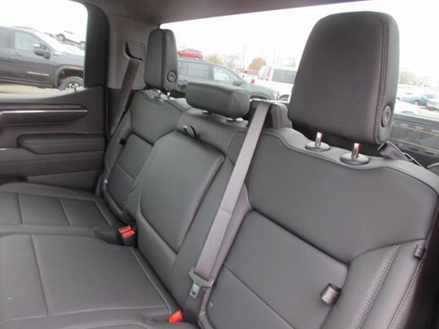 New 2026 GMC Sierra 1500 SLT w/ SLT Convenience Package image 15