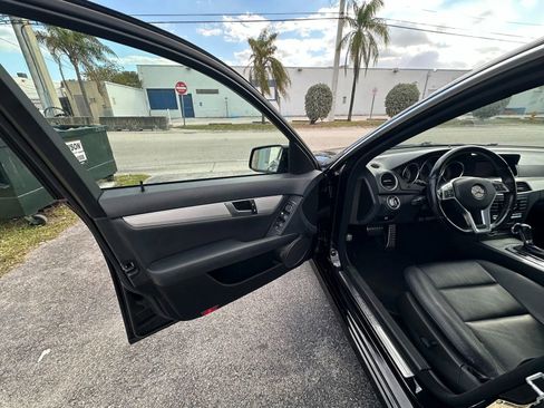 Used 2012 Mercedes-Benz C 250 Sedan image 9