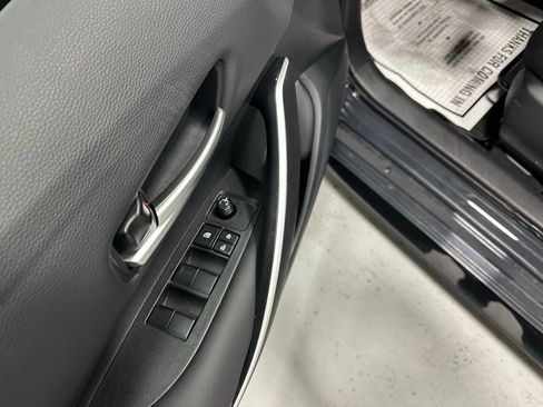 Used 2025 Toyota Corolla SE image 9