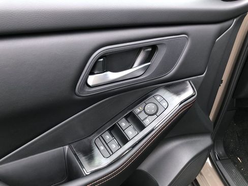 New 2026 Nissan Rogue SV AWD/4WD image 21