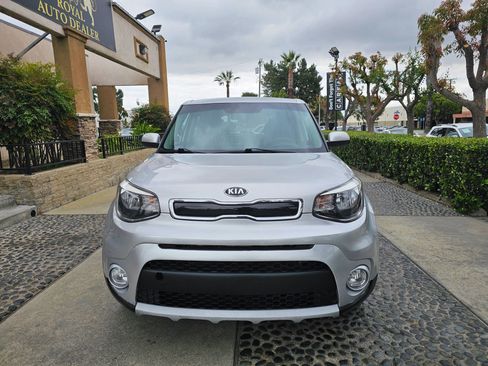 Used 2019 Kia Soul + FWD image 2