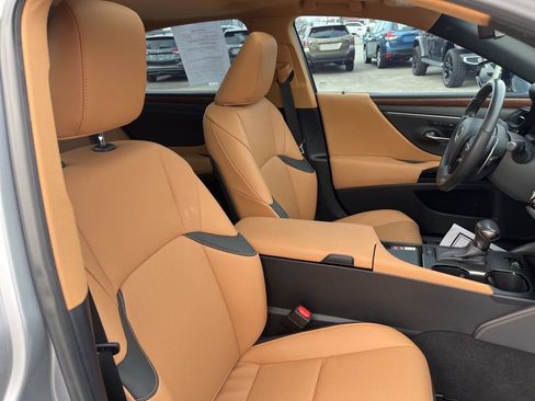 Used 2024 Lexus ES 350 w/ Premium Package image 15