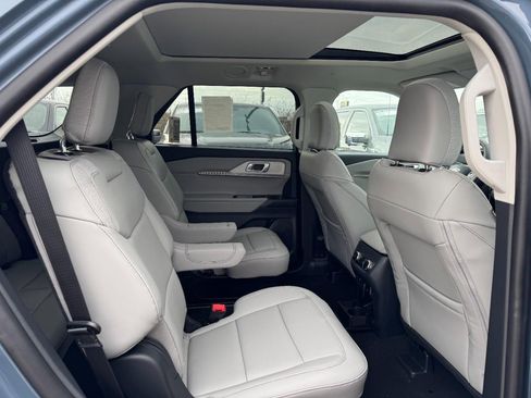 New 2026 Ford Explorer Active w/ Active Comfort Package image 5