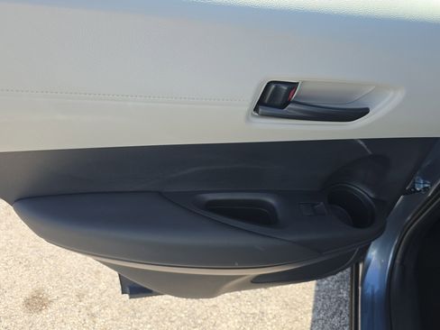 Used 2024 Toyota Corolla Cross L image 10