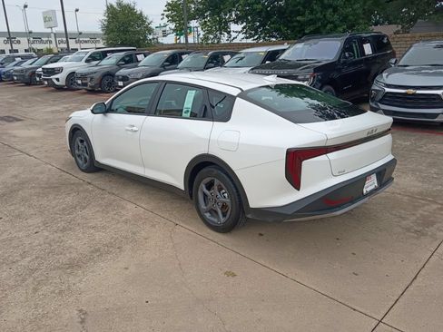 Used 2025 Kia K4 FWD image 8