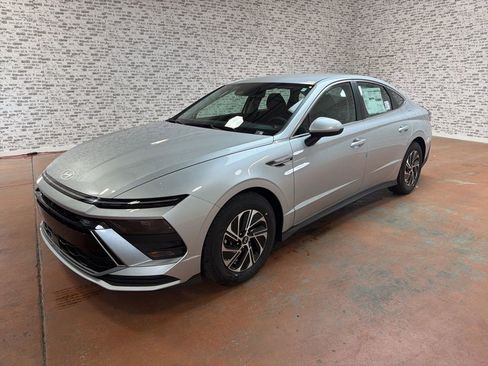 New 2026 Hyundai Sonata Blue FWD image 3