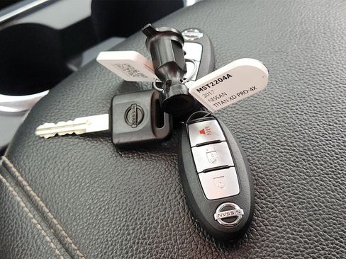 Used 2017 Nissan Titan PRO-4X image 29