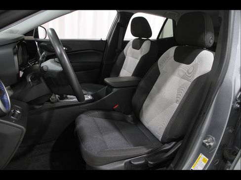 Certified 2024 Chevrolet Trax LS w/ Driver Confidence Package FWD image 5