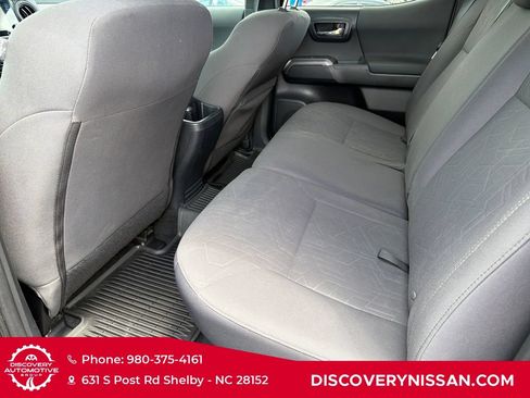 Used 2018 Toyota Tacoma TRD Sport w/ Technology Package AWD/4WD image 28