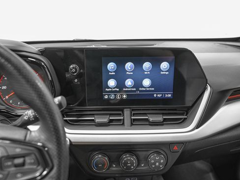 Used 2025 Chevrolet Trax RS w/ Driver Confidence Package FWD image 21