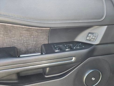 Used 2019 Ford Expedition Max Limited AWD/4WD image 9