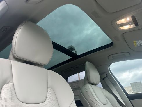 New 2026 Volvo XC60 B5 Ultra w/ Protection Package Premier image 16