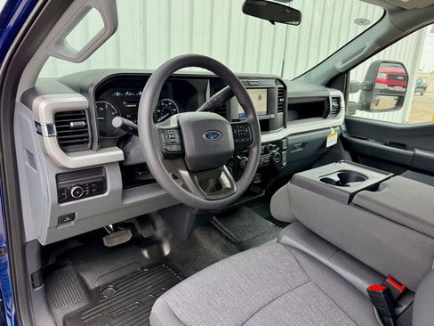 New 2026 Ford F550 4x4 Crew Cab image 10