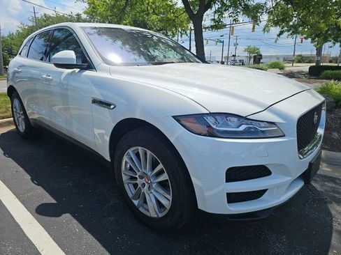 Used 2017 Jaguar F-PACE Prestige AWD/4WD image 2