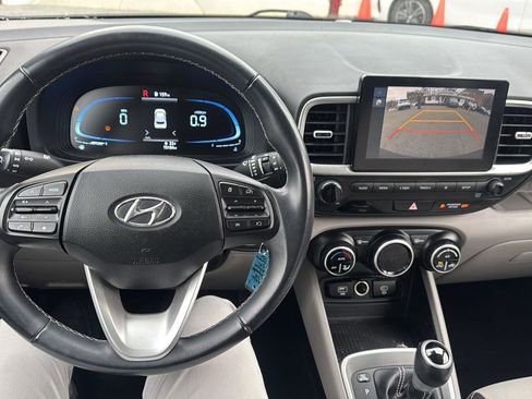 Used 2023 Hyundai Venue SEL w/ Cargo Package image 19