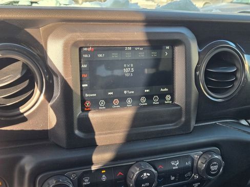 Used 2022 Jeep Wrangler Unlimited Sport image 32