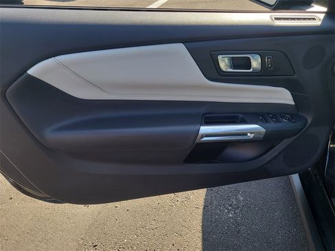 Used 2024 Ford Mustang GT Premium image 8