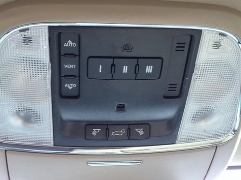 Used 2021 Jeep Grand Cherokee Limited w/ Premium Lighting Group AWD/4WD image 26