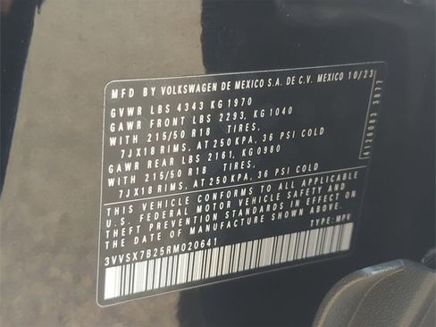 Used 2024 Volkswagen Taos SE image 27