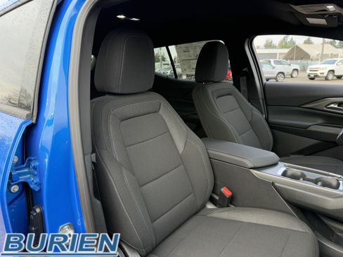 New 2026 Chevrolet Equinox EV LT image 18