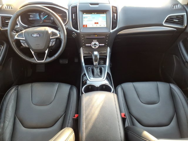 Used 2018 Ford Edge Titanium w/ Ford Safe & Smart Package AWD/4WD image 9