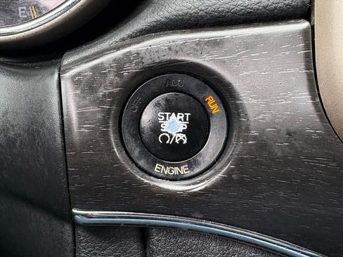 Used 2015 Jeep Grand Cherokee Limited image 12