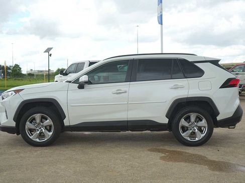 Used 2019 Toyota RAV4 Limited AWD/4WD image 3