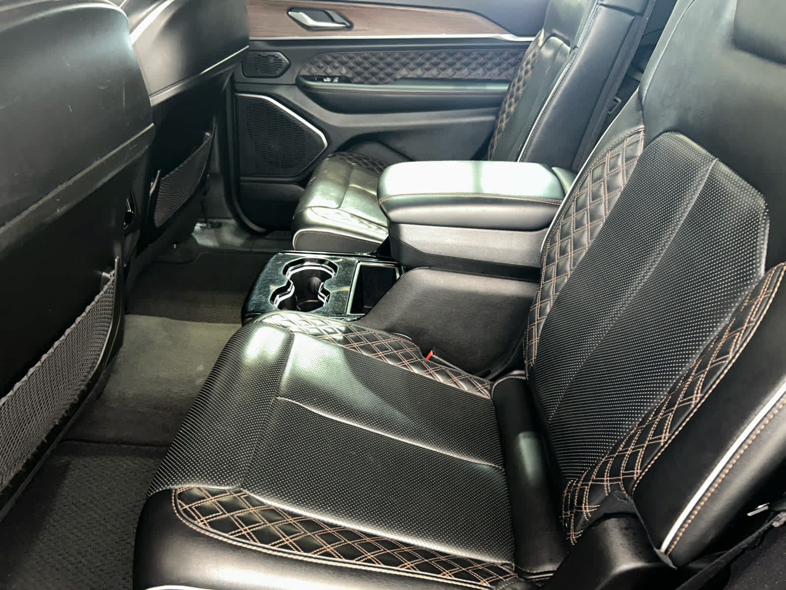 Used 2021 Jeep Grand Cherokee L Summit w/ Luxury Tech Group V AWD/4WD image 10