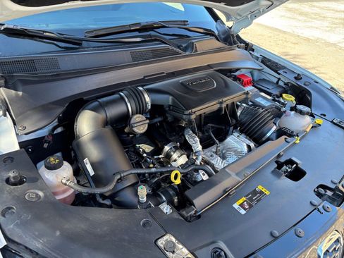 Used 2025 Jeep Compass Limited image 27