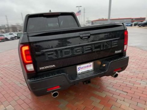 Used 2025 Honda Ridgeline Black Edition image 8