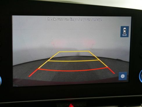 Used 2023 Hyundai Elantra SEL image 33