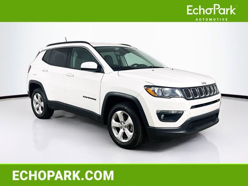 Used 2019 Jeep Compass Latitude w/ Popular Equipment Group AWD/4WD image 1