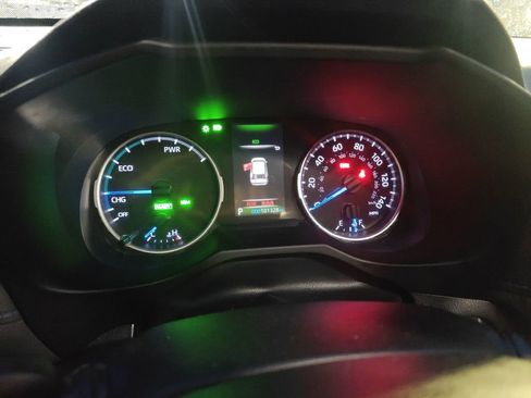 Used 2022 Toyota RAV4 SE w/ Convenience Package image 9