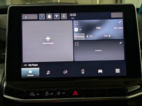 Used 2024 Jeep Compass Latitude image 23