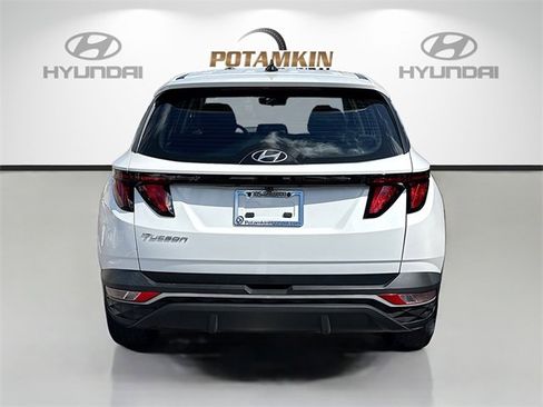 Certified 2024 Hyundai Tucson SE image 6