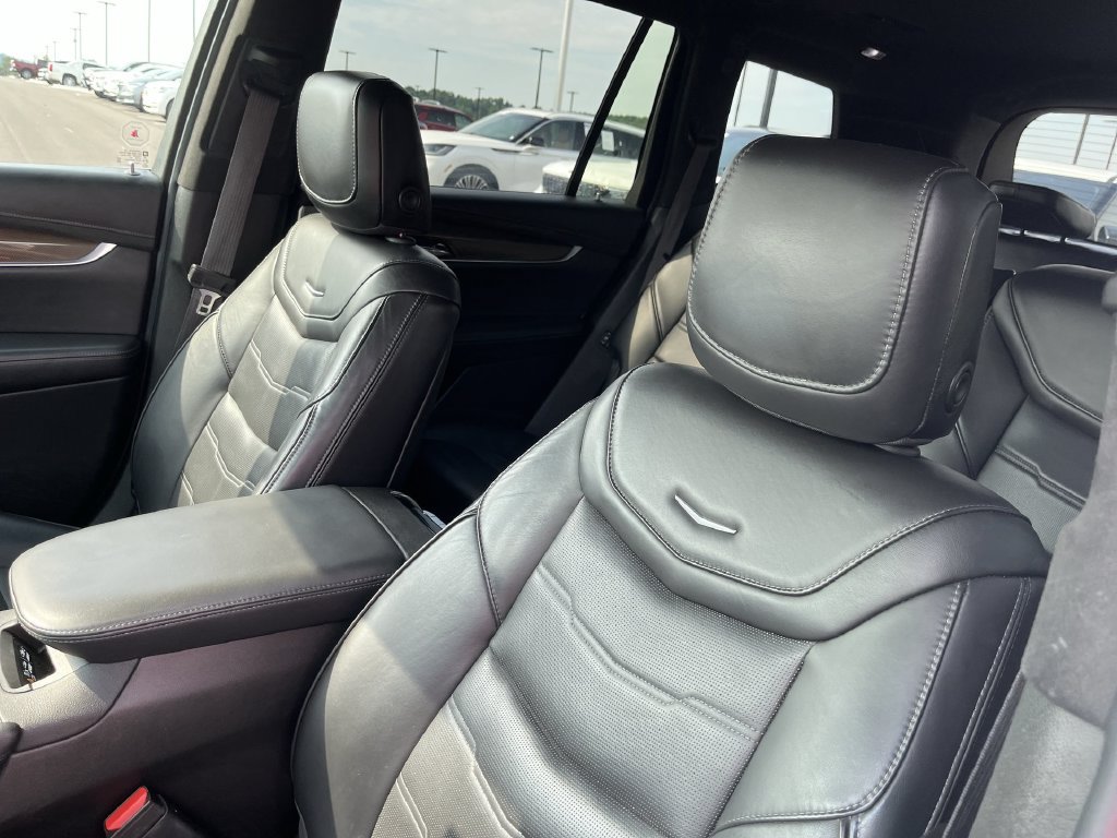 Used 2021 Cadillac XT6 Sport w/ Platinum Package AWD/4WD image 13