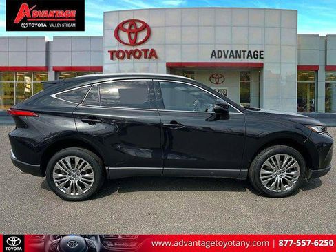 Certified 2023 Toyota Venza XLE AWD/4WD image 5