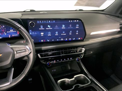 Used 2024 Chevrolet Traverse LT AWD/4WD image 6