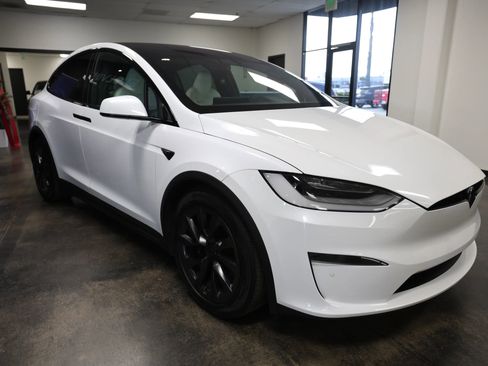 Used 2021 Tesla Model X Long Range image 5