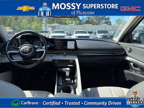 Used 2023 Hyundai Elantra Limited w/ Preferred Accessory Package FWD image 16
