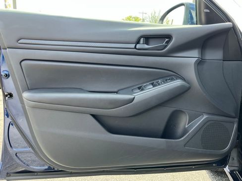 Used 2023 Nissan Altima 2.5 S FWD image 9