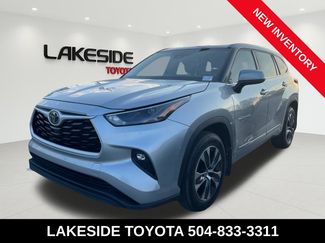 Used 2023 Toyota Highlander XLE video 1